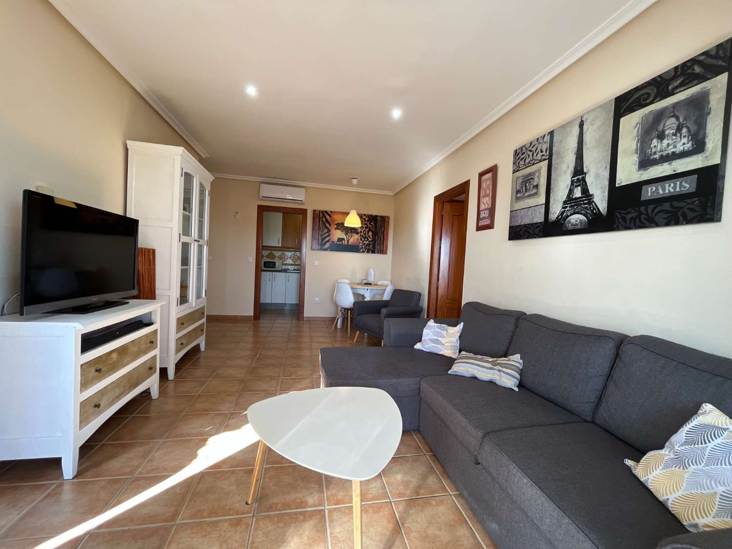 Appartement de 2 chambres à Al Andaluss Residencial SA1074