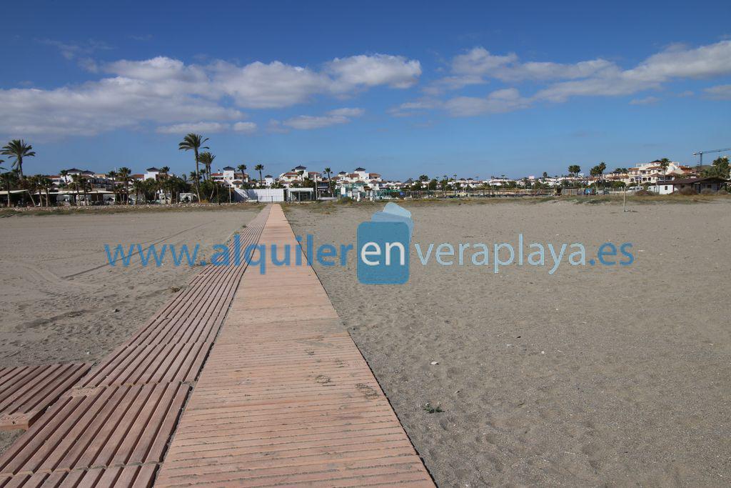 Penthouse for holidays in El Playazo (Vera)