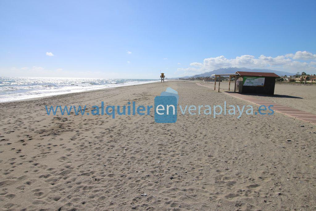 Penthouse for holidays in El Playazo (Vera)